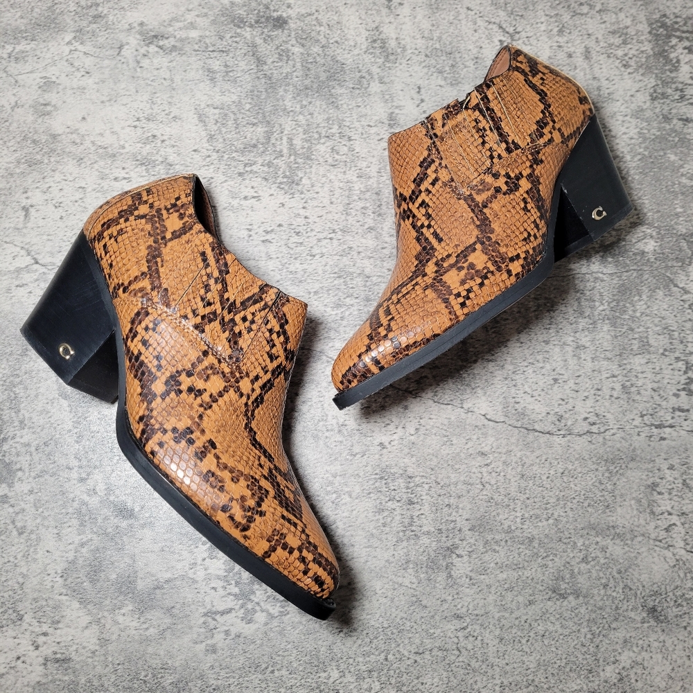COACH Perri Ankle Booties Short Western Fashion Boots Caramel Snake Print 7 US